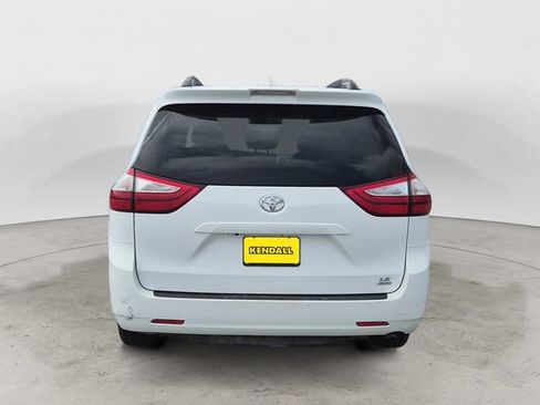 Used 2019 Toyota Sienna LE AWD/4WD image 6