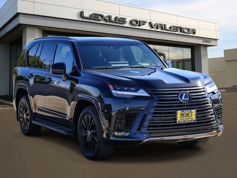 Used 2023 Lexus LX 600 4WD w/ Appearance Package image 5