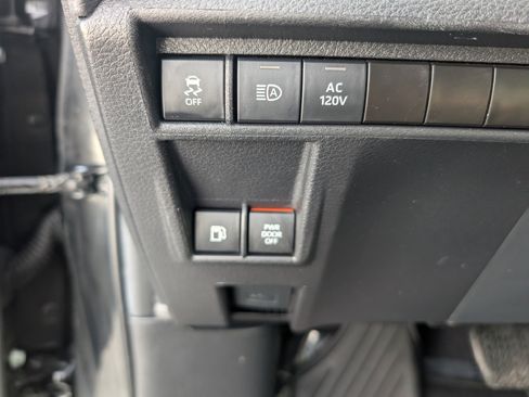 Used 2023 Toyota Sienna XSE image 14