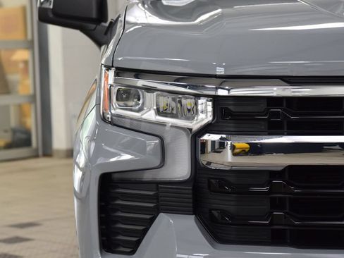 Used 2024 Chevrolet Silverado 1500 LT w/ Z71 Off-Road Package AWD/4WD image 12
