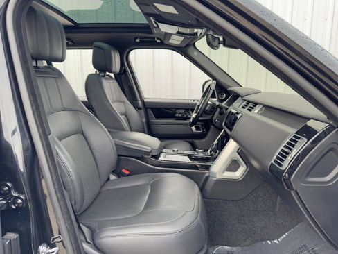 Used 2020 Land Rover Range Rover HSE image 16
