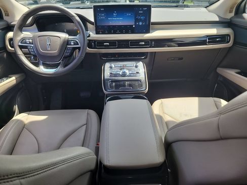 Used 2023 Lincoln Nautilus FWD w/ Premium Package image 12