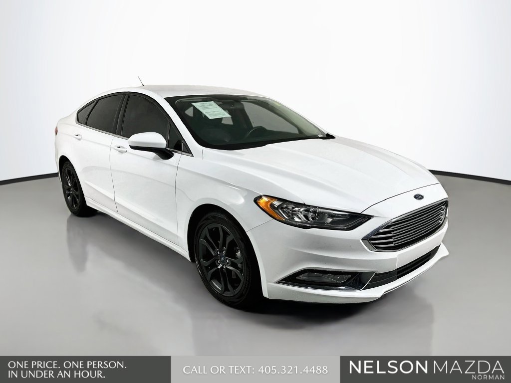 Used 2018 Ford Fusion SE w/ Equipment Group 201A FWD image 3