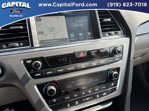 Used 2016 Hyundai Sonata Limited w/ Option Group 04 FWD image 27