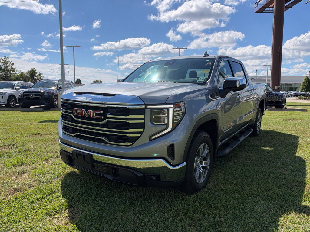 Used 2024 GMC Sierra 1500 SLT RWD image 1