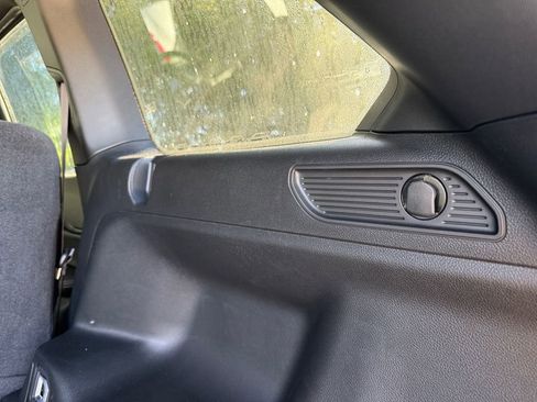 New 2025 Jeep Grand Cherokee Altitude image 32