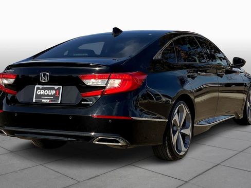 Used 2018 Honda Accord Touring image 12