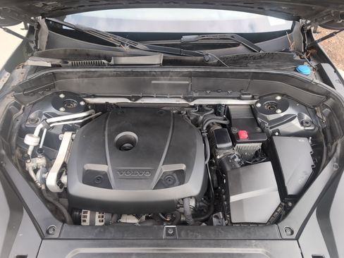 Used 2016 Volvo XC90 T6 Momentum w/ Momentum Plus Package image 35