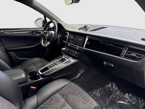 Used 2020 Porsche Macan AWD/4WD image 41