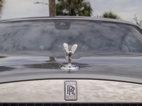 Used 2019 Rolls-Royce Wraith RWD image 5