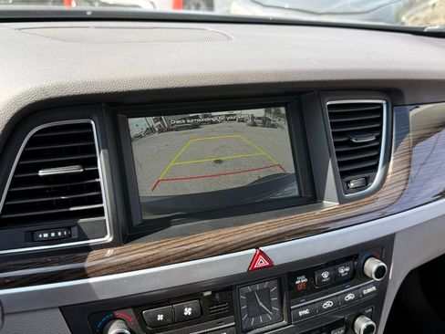 Used 2015 Hyundai Genesis 3.8 w/ Option Group 03 image 9