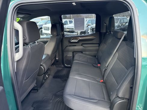 Used 2024 Chevrolet Silverado 1500 LT image 24