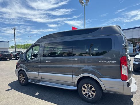 Used 2017 Ford Transit 150 XLT RWD image 2