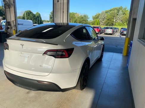 Used 2022 Tesla Model Y Performance AWD/4WD image 4