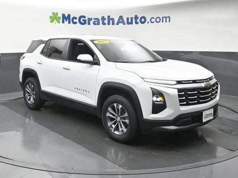 Used 2025 Chevrolet Equinox LT AWD/4WD image 2