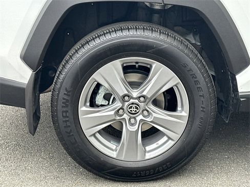 Used 2022 Toyota RAV4 XLE image 8