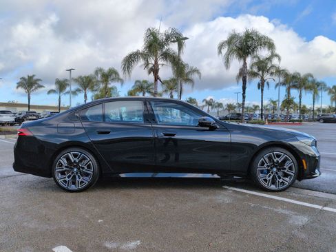 Used 2026 BMW i5 eDrive40 w/ M Sport Package image 11