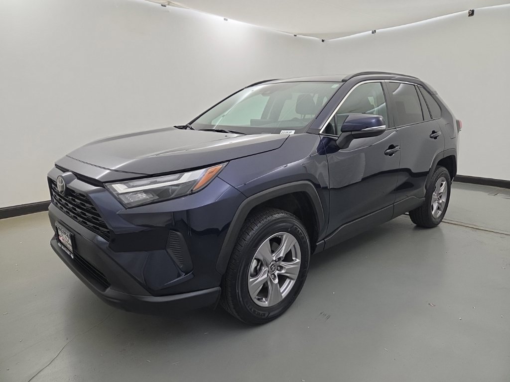 Used 2025 Toyota RAV4 XLE AWD/4WD image 9