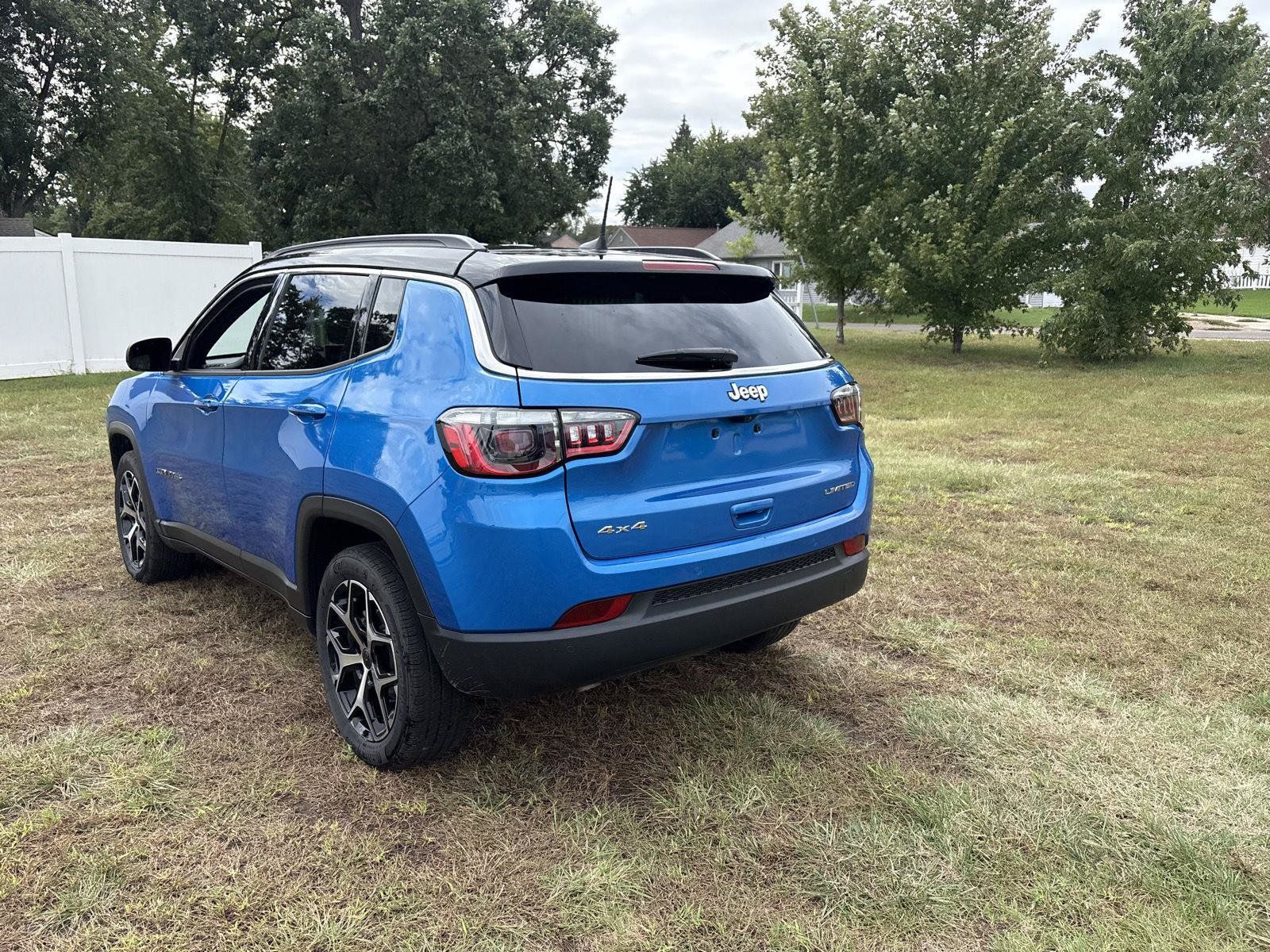 Used 2025 Jeep Compass Limited AWD/4WD image 7