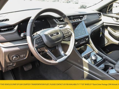 New 2025 Jeep Grand Cherokee Altitude image 4