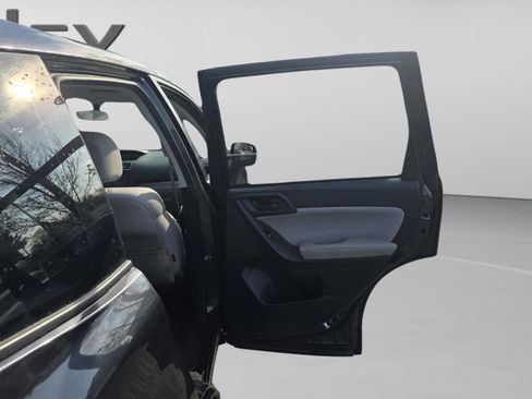 Used 2018 Subaru Forester 2.5i image 31