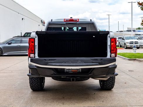 Used 2025 Chevrolet Colorado Trail Boss AWD/4WD image 9