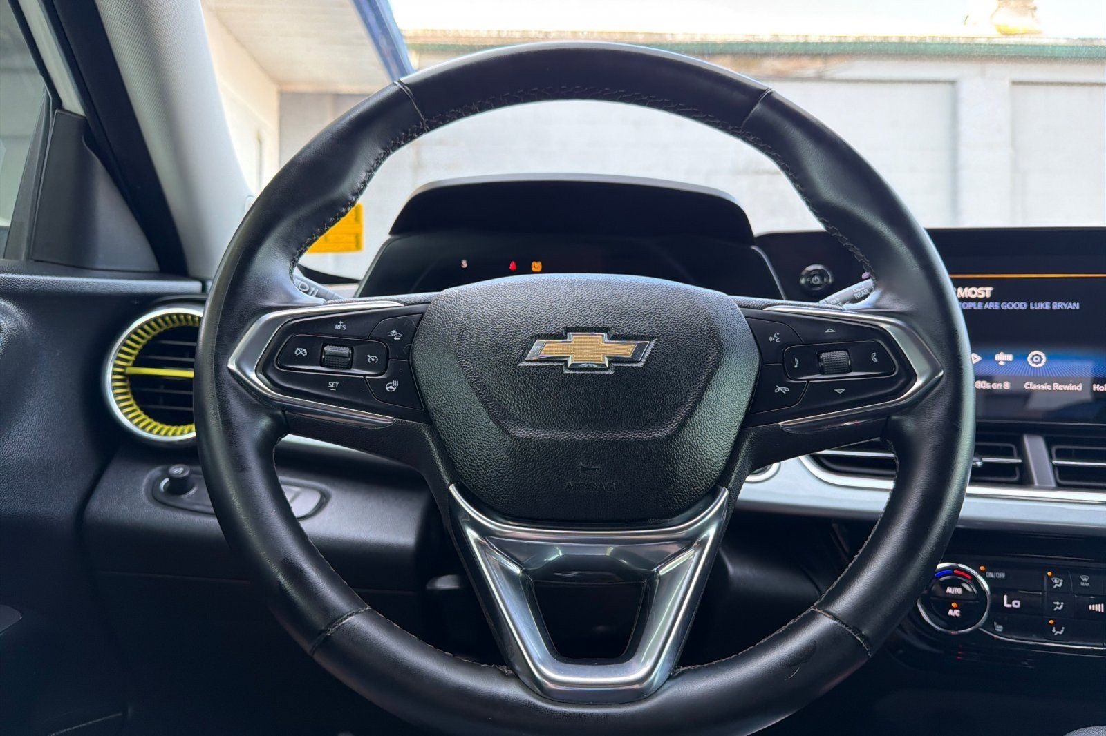 Used 2025 Chevrolet Trax LT w/ Driver Confidence Package FWD image 20