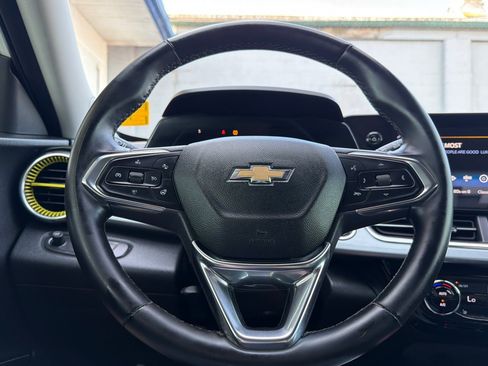 Used 2025 Chevrolet Trax LT w/ Driver Confidence Package FWD image 20