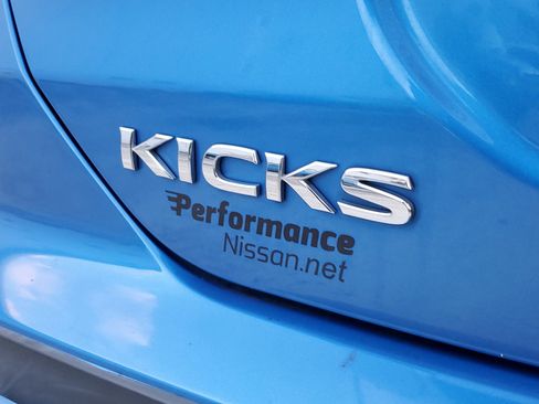 Used 2021 Nissan Kicks SV image 8