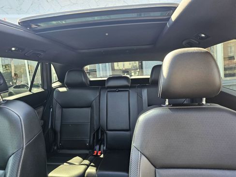 Used 2021 Volkswagen Atlas Cross Sport SE w/ Panoramic Sunroof Package image 18