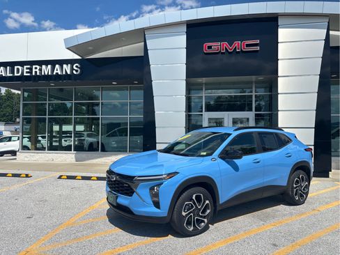 Certified 2024 Chevrolet Trax RS w/ Driver Confidence Package FWD image 1