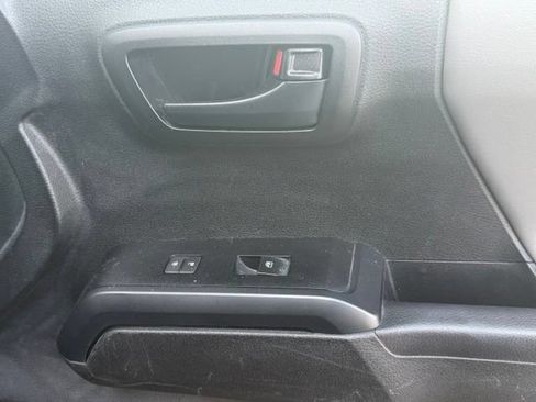 Used 2021 Toyota Tacoma SR AWD/4WD image 18