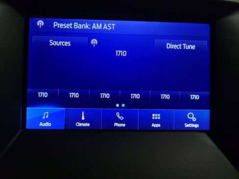 Used 2020 Ford Edge SE image 25