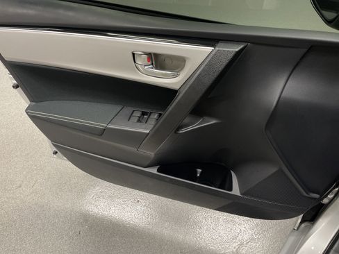 Used 2017 Toyota Corolla LE image 14