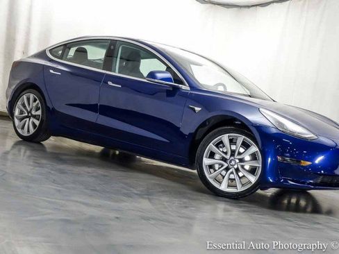 Used 2018 Tesla Model 3 Long Range RWD image 4