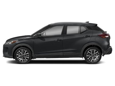 Used 2023 Nissan Kicks SV image 3