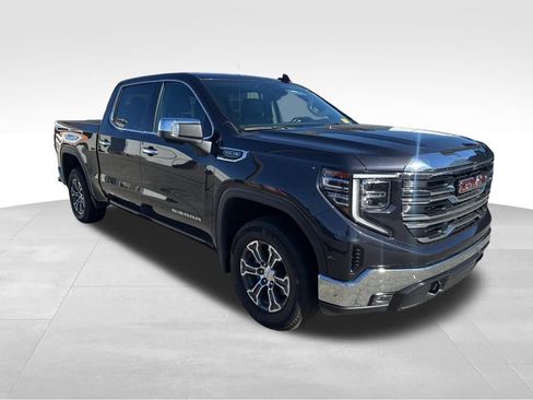 Used 2024 GMC Sierra 1500 SLT image 9