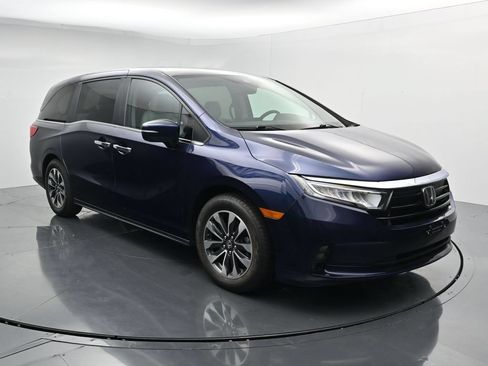 Used 2024 Honda Odyssey EX-L image 2