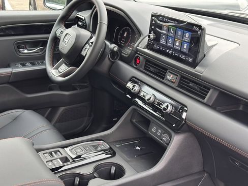 New 2025 Honda Pilot TrailSport image 9