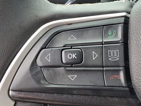 Used 2023 Jeep Grand Cherokee Altitude image 22