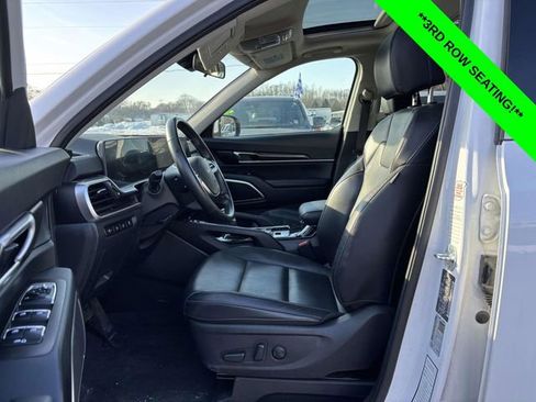 Used 2025 Kia Telluride S image 3