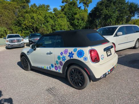 Used 2021 MINI Cooper Convertible w/ 6.5" Touchscreen Package FWD image 3