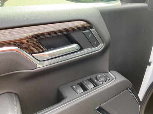 New 2026 GMC Sierra 1500 Elevation image 11