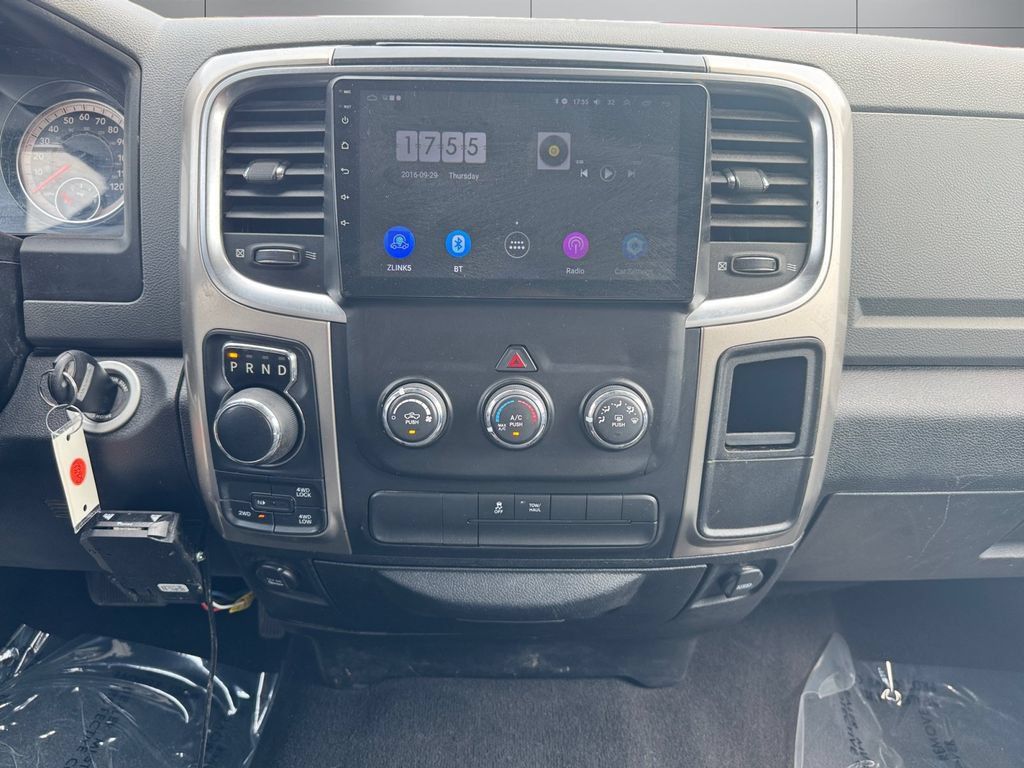 Used 2018 RAM 1500 Classic SLT AWD/4WD image 15