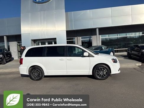 Used 2018 Dodge Grand Caravan SE image 6