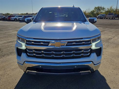 Used 2024 Chevrolet Silverado 1500 LTZ image 12