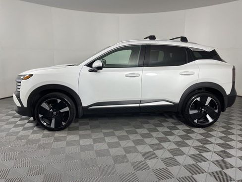 Used 2025 Nissan Kicks SR FWD image 5