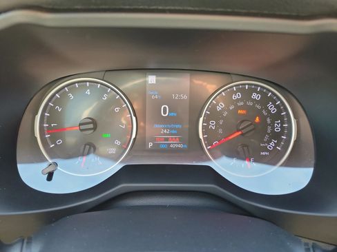 Used 2022 Toyota RAV4 XLE image 24