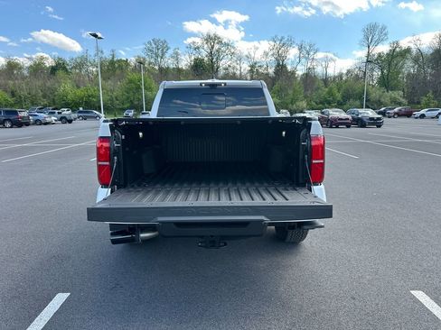 Used 2025 Toyota Tacoma TRD Off-Road w/ TRD Off Road Premium Package AWD/4WD image 11
