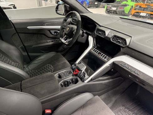 Used 2021 Lamborghini Urus image 18